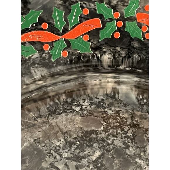 3 Vintage Arcoroc Holly Berries Ribbon Gold Trim 8" Luncheon Salad Plates (ACO3) - Picture 5 of 5